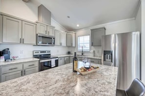 House, Multiple Beds, Patio (#15 3567 US 290 E) | Private kitchen | Fridge, microwave, oven, stovetop