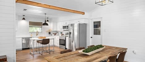 Hus - flera sängar - uteplats | Restauranger