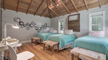 Rumah, Beberapa Tempat Tidur, akses ke kolam renang (505 E Creek - Clover) | 4 kamar tidur dan didekorasi berbeda-beda