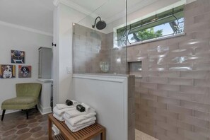 Ferienhaus, Mehrere Betten, Poolzugang (505 E Creek - Clover) | Badezimmer | Handtücher
