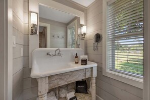 House, Multiple Beds, Pool Access (505 E Creek - Clover) | Bathroom | Towels - Clover Haus 2 Blks to Main St With Pool and Spa! (Fredericksburg)