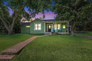 Exterior - Clover Haus 2 Blks to Main St With Pool and Spa! (Fredericksburg)