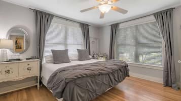 Casa, letti multipli, accesso alla piscina (505 E Creek - Clover) | 4 camere, con stile personalizzato, con arredamento individuale