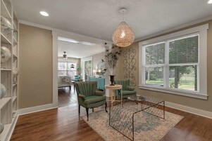 Casa, várias camas, acesso à piscina (505 E Creek - Clover) | Parte interna