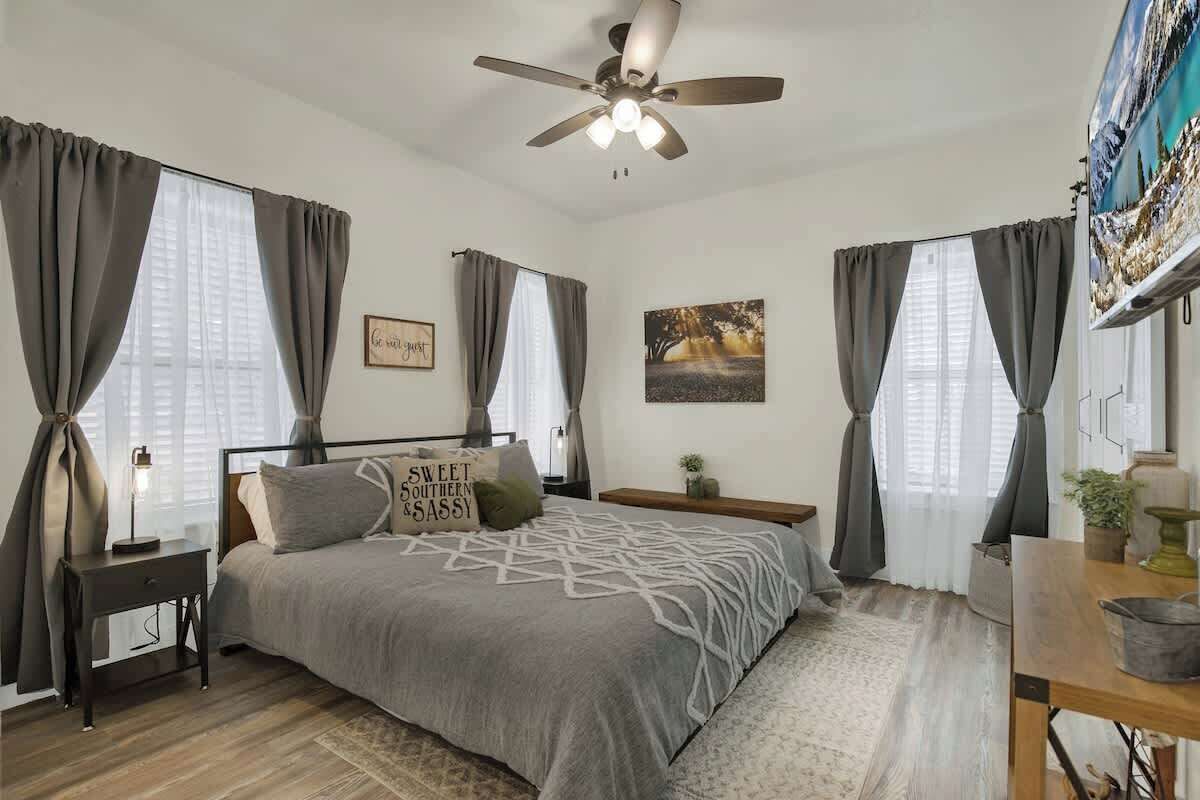 3 habitaciones, decoración personalizada y muebles diferentes 