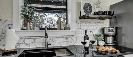 House, Multiple Beds, Hot Tub (3630 Reeh Rd) | Private kitchen | Coffee/tea maker