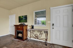 Interior - Romantic Private Cabin With Hot tub 10 Mins to Fred! (Fredericksburg)