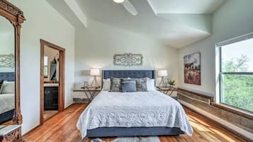 Cabin, Multiple Beds, Hot Tub, Mountain View (315 Deer Rd) | 3 bedrooms, individually decorated, individually furnished, bed sheets