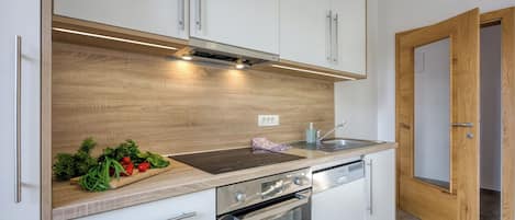 Family Apartment, 2 Bedrooms, Mountainside (Villa Roma Portorose - 2 Terrace) | Private kitchen | Fridge, microwave, oven, stovetop