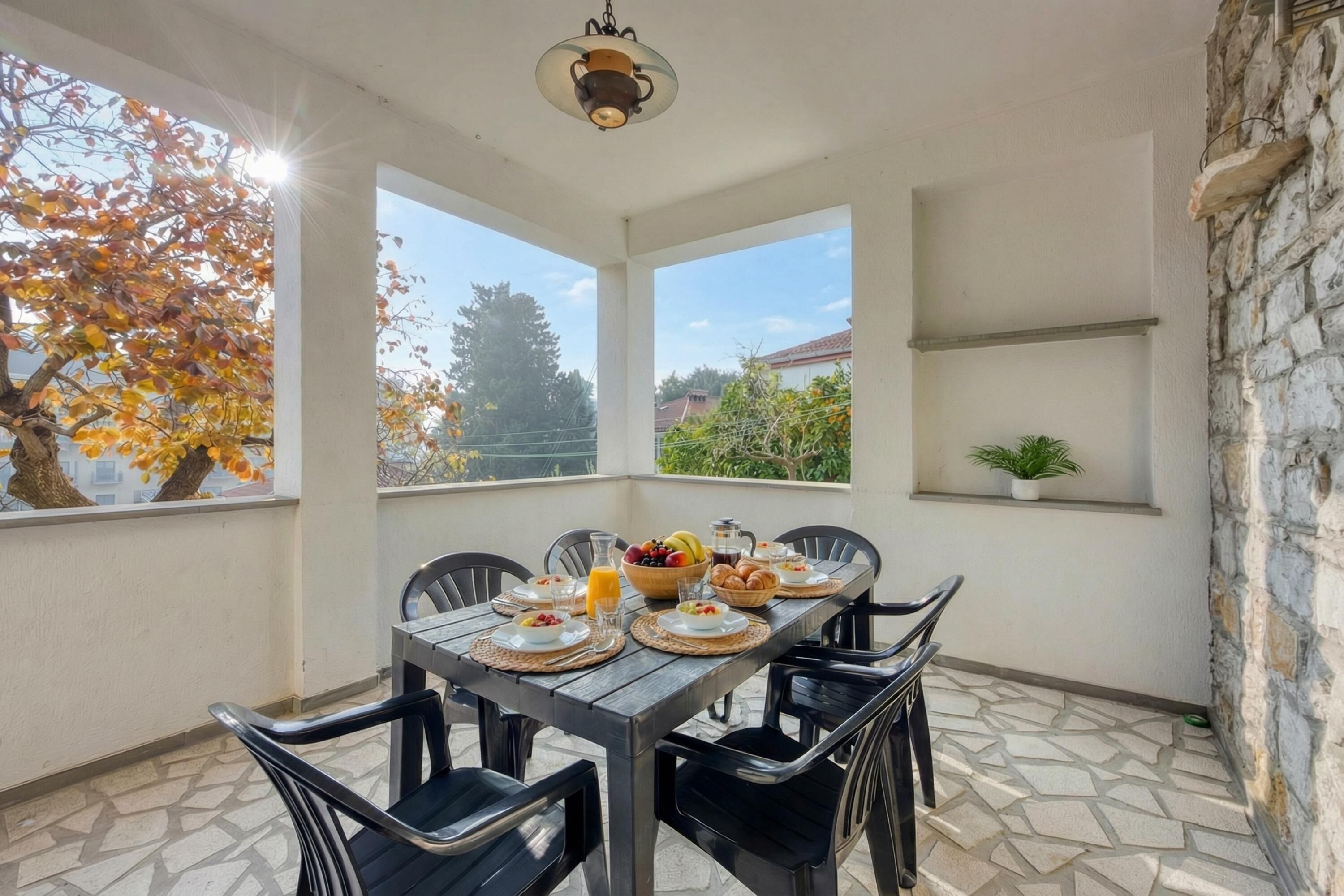 Outdoor dining
