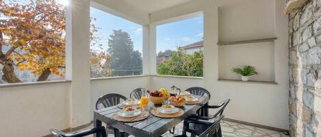 Family Apartment, Multiple Bedrooms, Mountainside (Villa Roma Portorose - 2 Terrace) | Outdoor dining