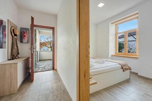 Appartement familial, plusieurs chambres, côté montagne (Villa Roma Portorose - 2 Terrace) | 2 chambres, espace de travail pour ordinateurs portables