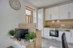 Family Apartment, Multiple Bedrooms, Mountainside (Villa Roma Portorose - 2 Terrace) | Private kitchen | Fridge, microwave, oven, stovetop
