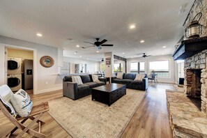 House, Multiple Beds, Hot Tub | Interior