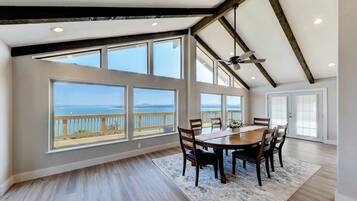 House, Multiple Beds, Hot Tub | Dining