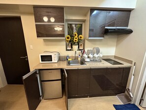 Private kitchen - 1BR AVIDA T (Davao City)