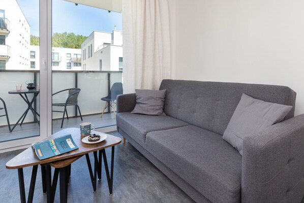 Living area - Nadmorskie Tarasy Apartment by Renters (Gdynia)