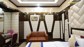 Estudio de lujo, 1 cama King size | 11 habitaciones, escritorio, wifi gratis y ropa de cama