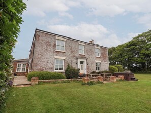 Cottage | Front of property