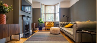 HEREFORD – Clifton Villa: Stylish Home Near Centre, Sleeps 6