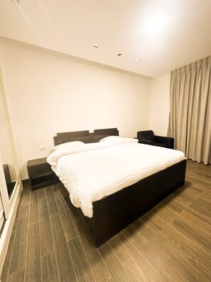 Apartment, 1 Bedroom, Accessible, Smoking | 1 bedroom