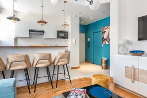 Interior - Hedonist House - Modern & Cosy flat - 4 guests near Eiffel Tower (Paris)