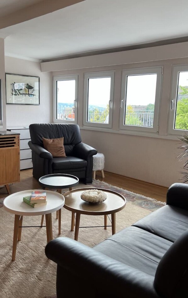 Smart TV - Panoramic apartment with 65 sqm with fortress view from the Koblenz hilltop location (Koblenz)