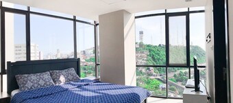 Piso 17 Penthouse con Vista Increíble! Puerto Santa Ana