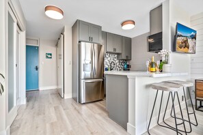 Luxury Condo, 1 Queen Bed | Private kitchen - Chic & Elegant Oceanfront Vistas (Kihei)