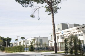 Apartment, 2 Bedrooms, Balcony | Exterior