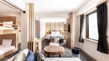 Family Quadruple Room | Bathroom | Shower, free toiletries, hair dryer, slippers