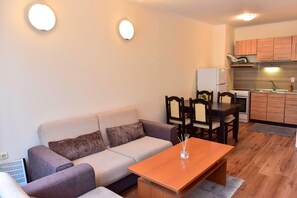 TV - Family apartment to the ski area (Bansko)