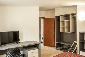 1 غرفة نوم ومكتب وواي فاي وملاءات أسرّة