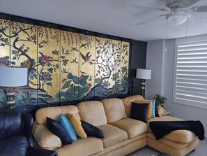 Smart-TV, DVD-Player, Bücher