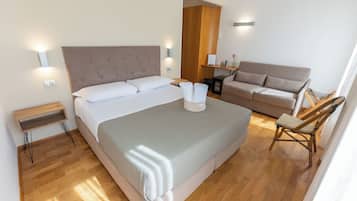 Habitación triple Confort | Sábanas italianas Frette y ropa de cama de alta calidad