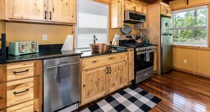 A/C, Firepit, Grill, Pet Friendly