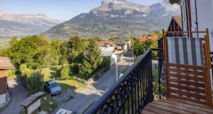 Holiday Studio "Gai Soleil" with Mountain Views