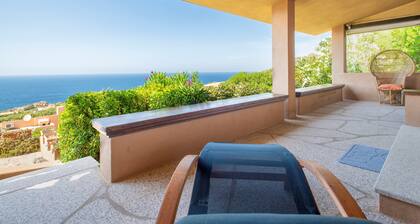 Villa ‚Amalthea‘ mit Meerblick, privater Terrasse und WLAN