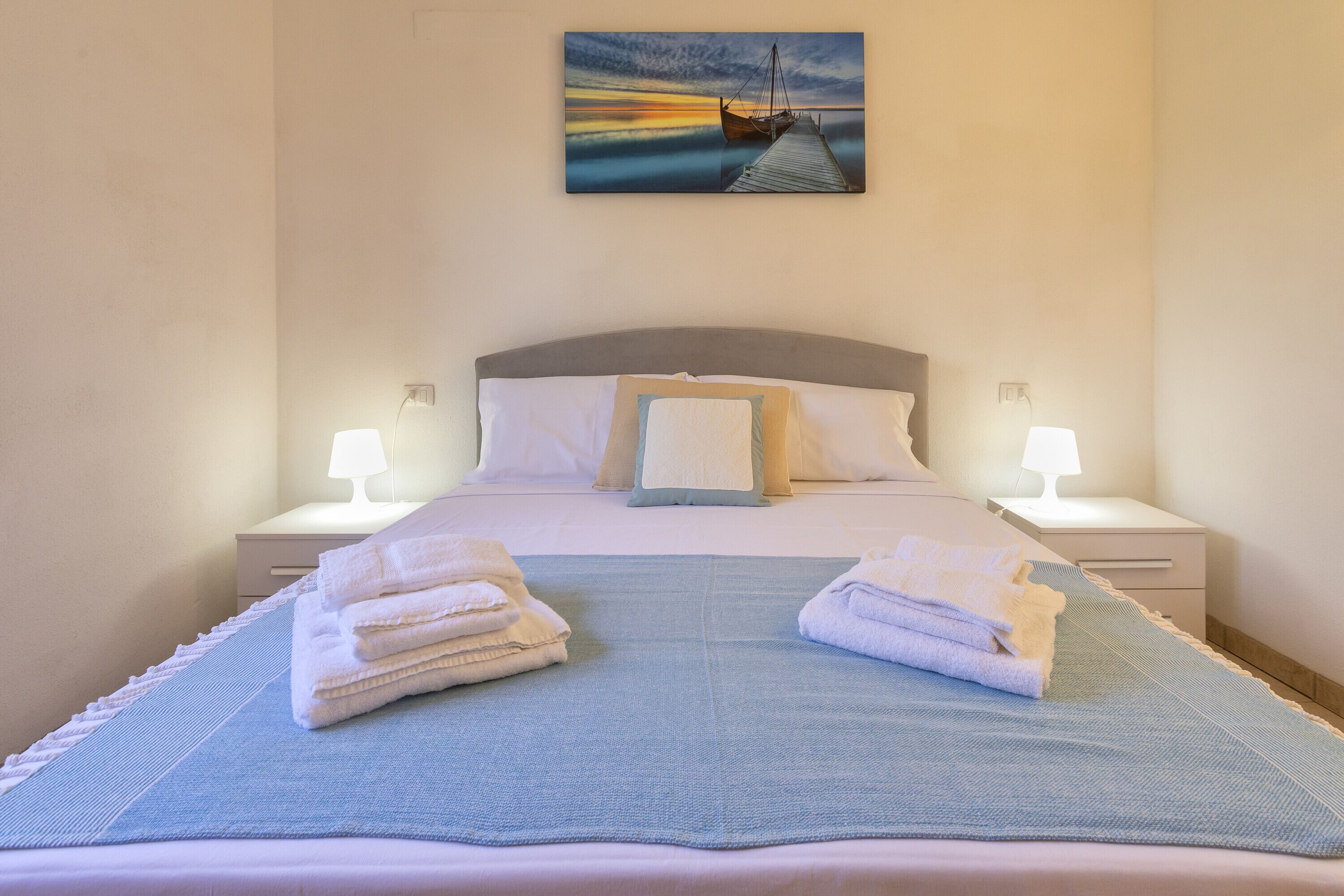 3 chambres, fer et planche à repasser, Wi-Fi gratuit, draps fournis