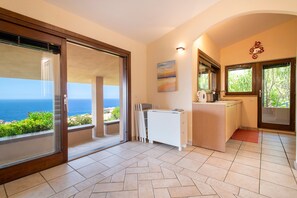 Interior - Villa 'Amalthea' with Sea View, Private Terrace and Wi-Fi (Costa Paradiso)