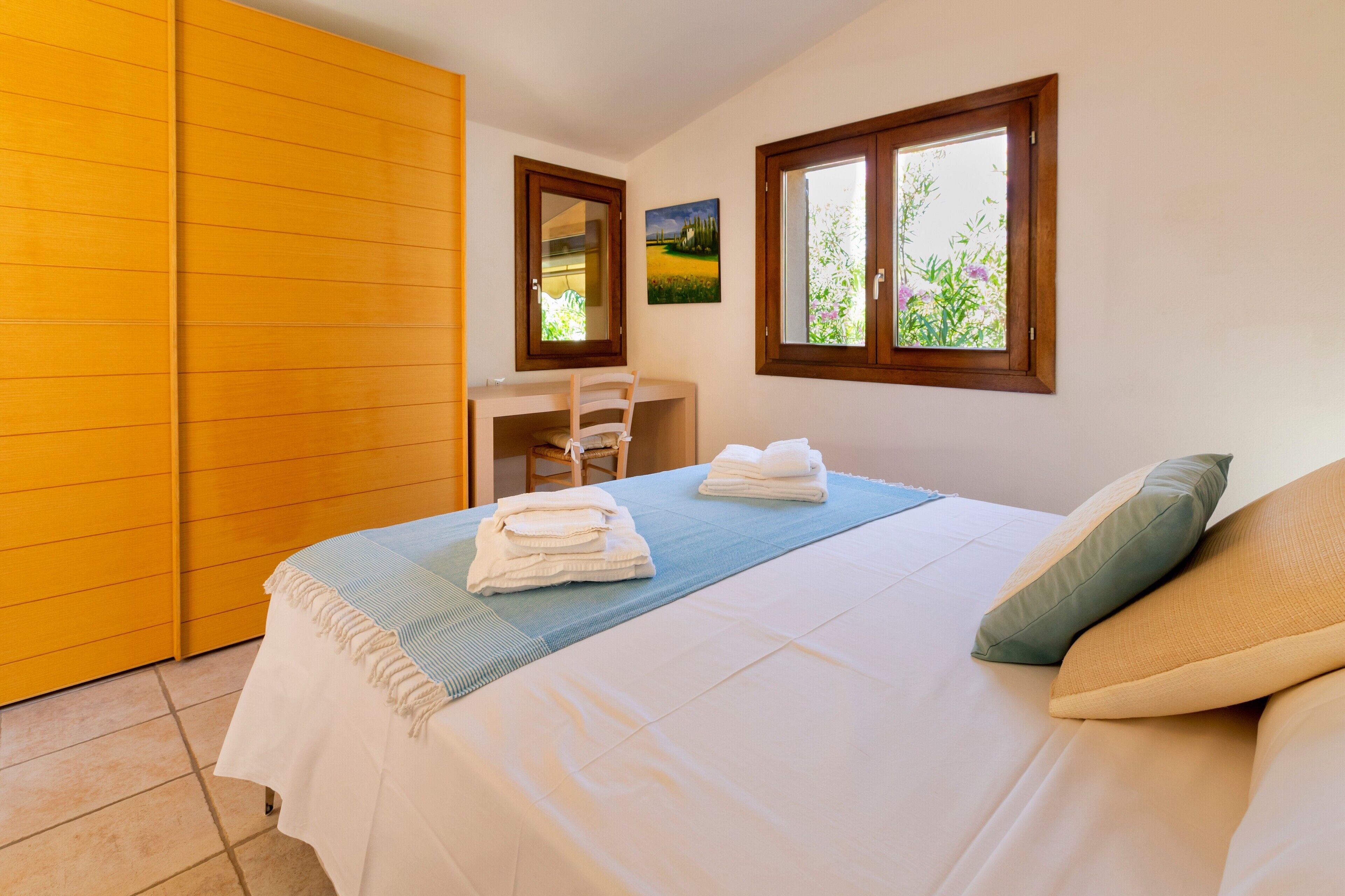 3 makuuhuonetta, silitysrauta/-lauta, ilmainen Wi-Fi, vuodevaatteet