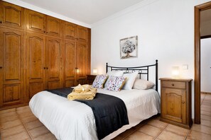 4 habitaciones, tabla de planchar con plancha y wifi gratis 