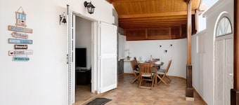 Vacation Home "Casa Cordel" with Private Terrace & Wi-Fi