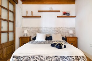 4 habitaciones, tabla de planchar con plancha y wifi gratis 