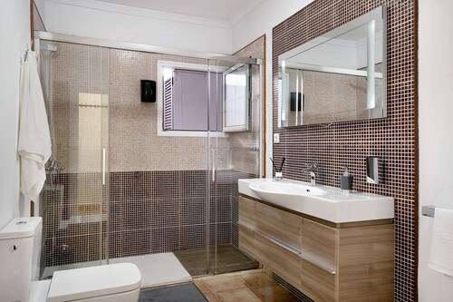Vacation Home "Casa Cordel" with Private Terrace & Wi-Fi