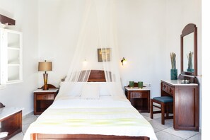 1 bedroom, free WiFi, bed sheets - Apartment In A Hotel 'Sun Rock - Villa Petunia' with Sea View, Wi-Fi and Air Conditioning (Naxos)