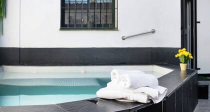 Chalet 'Casa Mia' Außenwhirlpool mit privater Terrasse, privatem Garten und WLAN