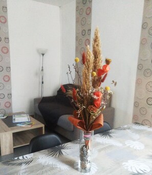 Interior - L'appart Millau - City Centre - Holiday Apartment with Wi-Fi and Free Parking (Millau)