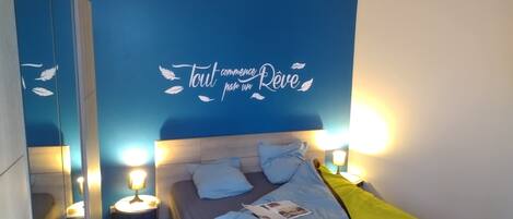 1 室のベッドルーム、アイロン / アイロン台、WiFi (無料)、ベッドシーツ