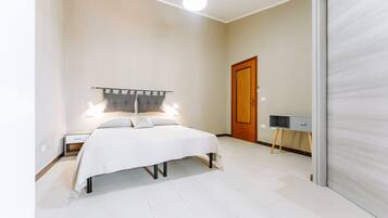 3 quartos, ferros/tábuas de passar roupa, Wi-Fi de cortesia